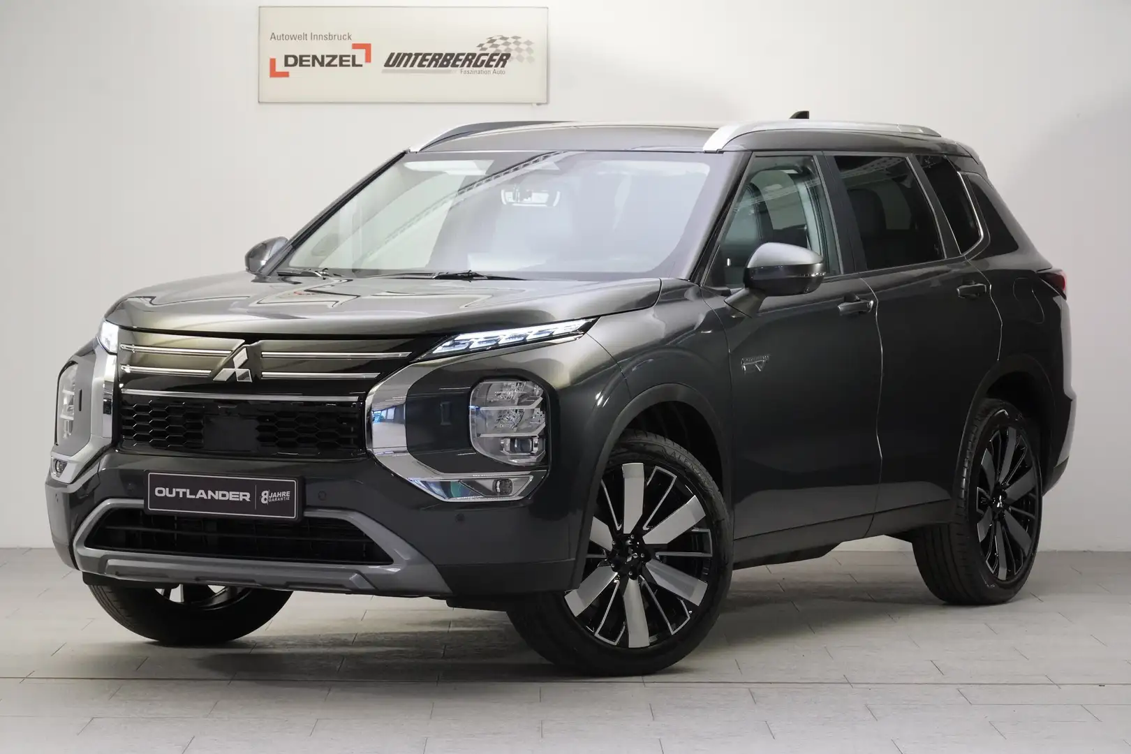 Mitsubishi Outlander PHEV 2,4 4WD Diamond Leder Schwarz AT 26 Grau - 1
