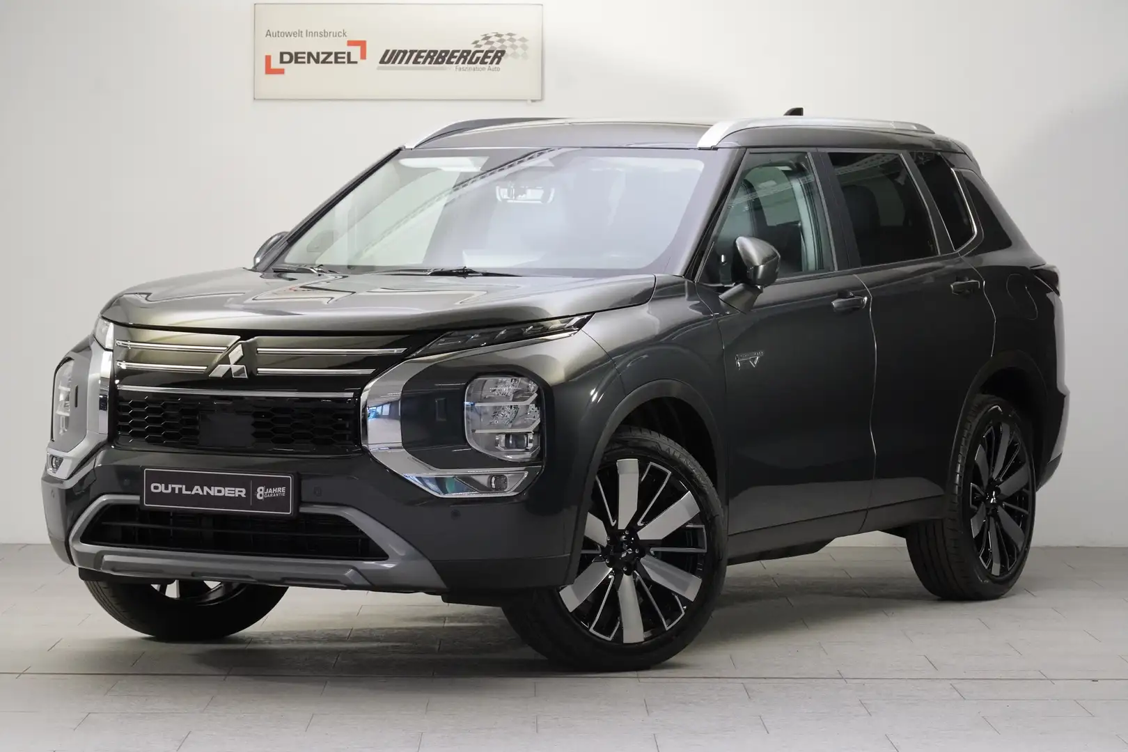 Mitsubishi Outlander PHEV 2,4 4WD Diamond Leder Schwarz AT 26 Grau - 2