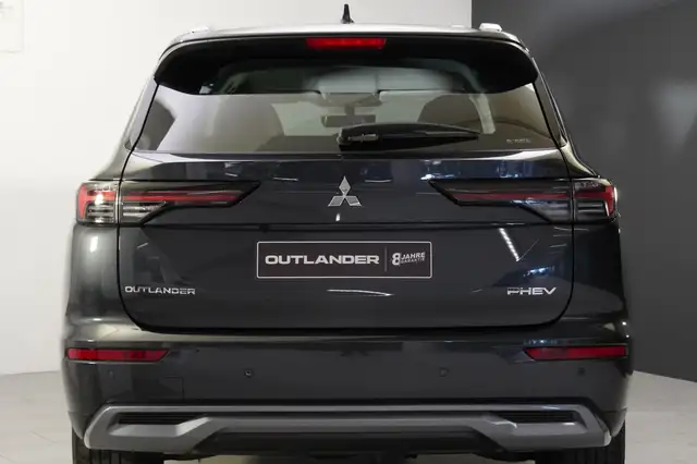 Mitsubishi Outlander PHEV 2,4 4WD Diamond Leder Schwarz AT 26 Ansicht 8