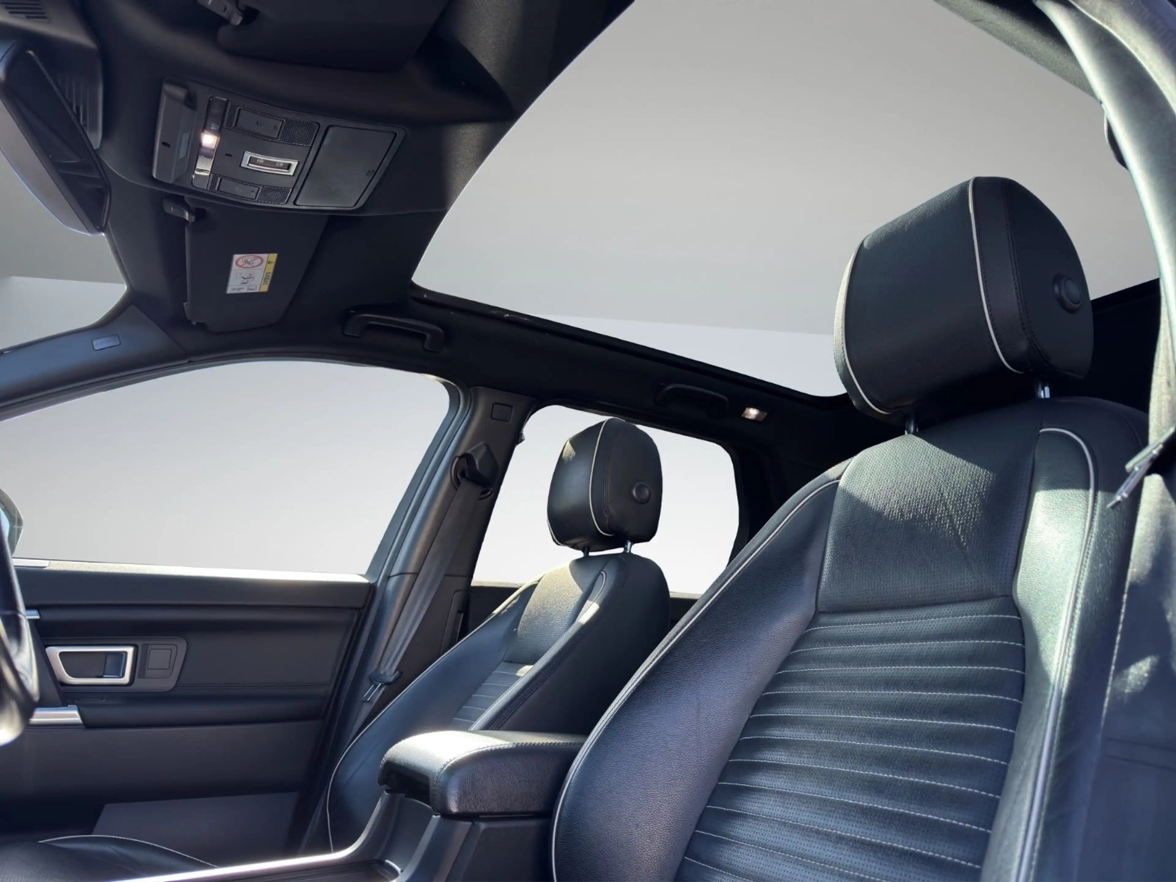 Land Rover Discovery Sport SE AWD LEDER/KAMERA/PANO/AHK — photo 12