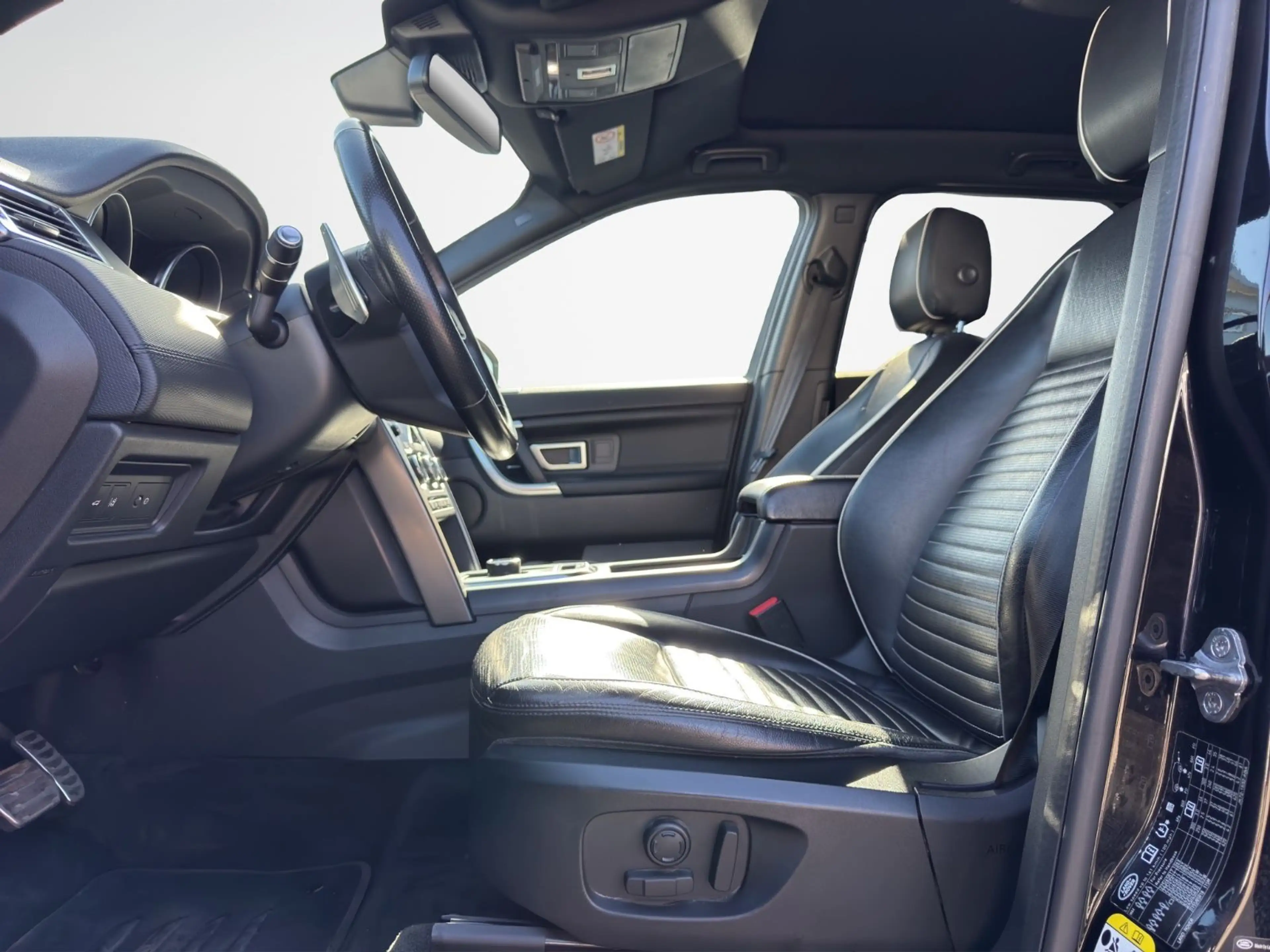 Land Rover Discovery Sport SE AWD LEDER/KAMERA/PANO/AHK — photo 13