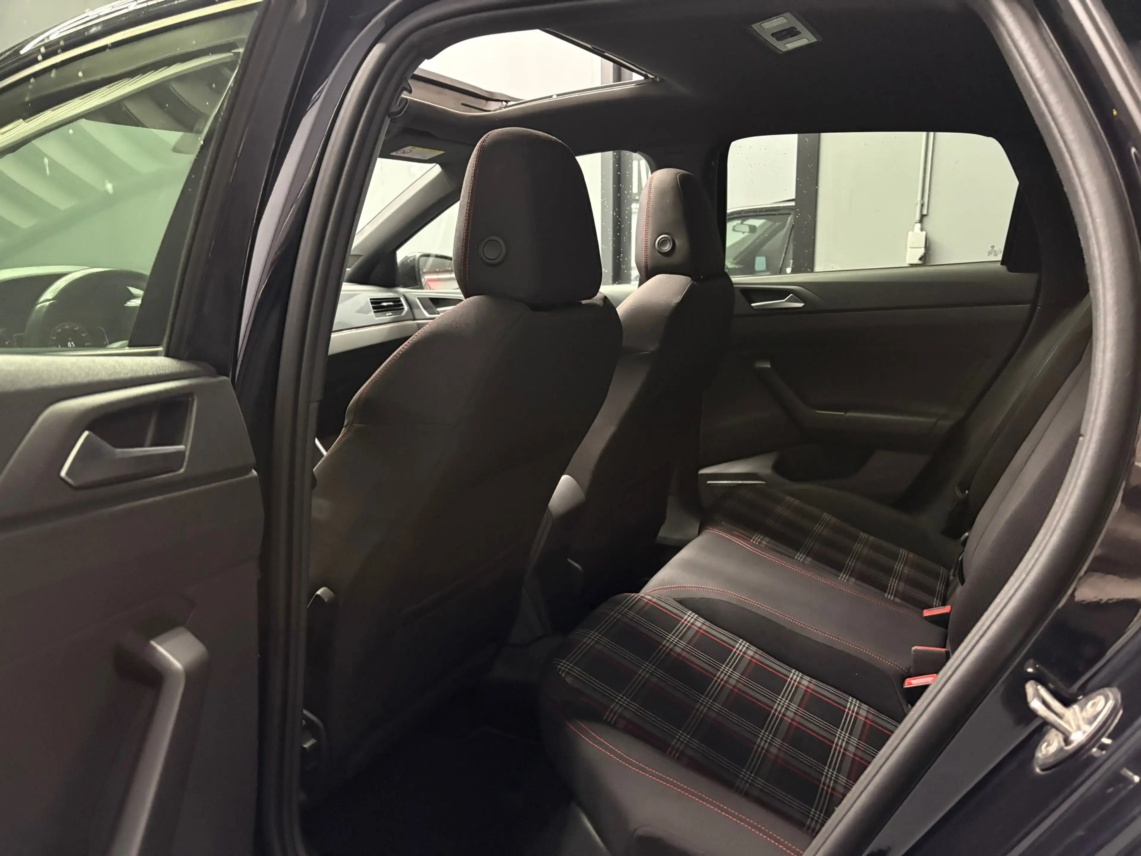 Volkswagen Polo GTI 2.0 Aut PANO — photo 11