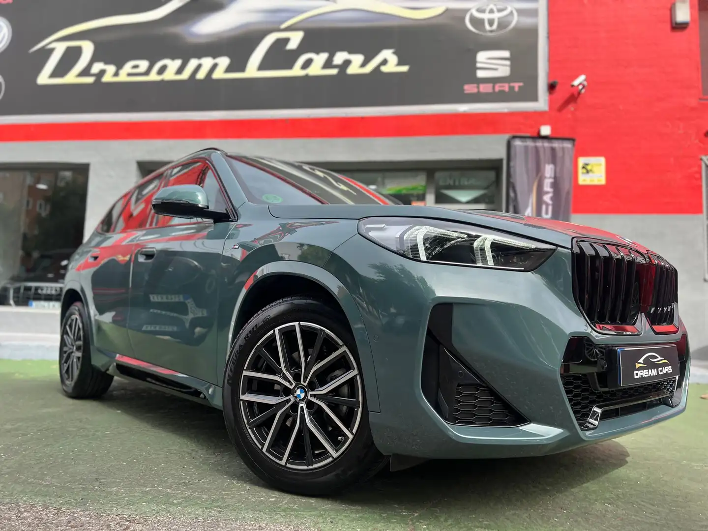 BMW X1 sDrive 18iA Verde - 1