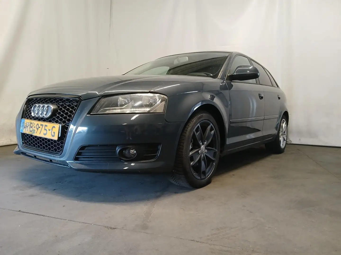 Audi A3 Sportback 1.8 TFSI S-edition - Airco - Schade Grijs - 2