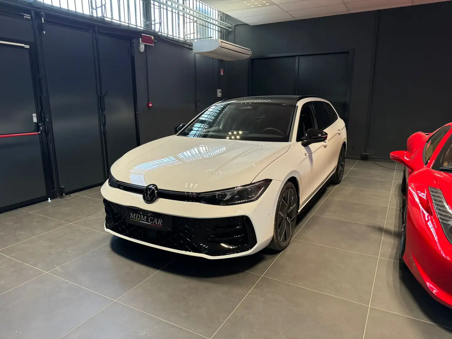 Volkswagen Passat 2.0 tdi scr R-Line 150cv dsg *PROMO* Bílá - 1