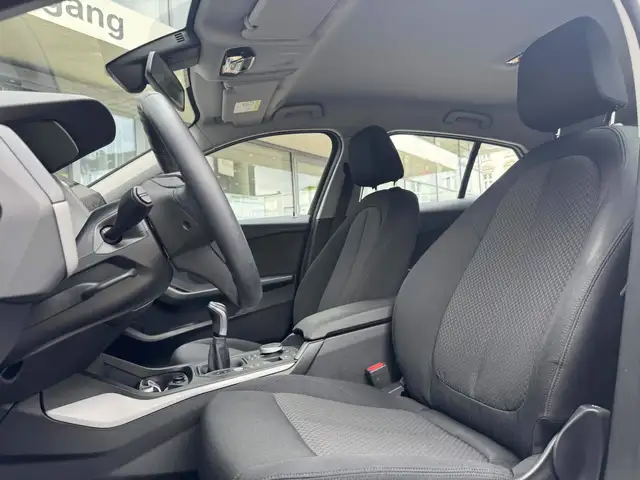 BMW 1 Series view 7