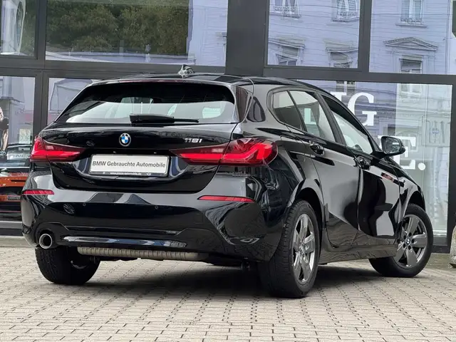 BMW 1 Series view 2