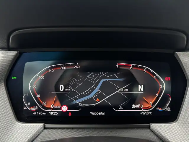 BMW 1 Series view 14