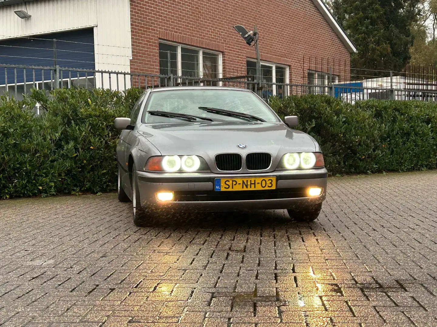 BMW 520 i Executive Šedá - 1