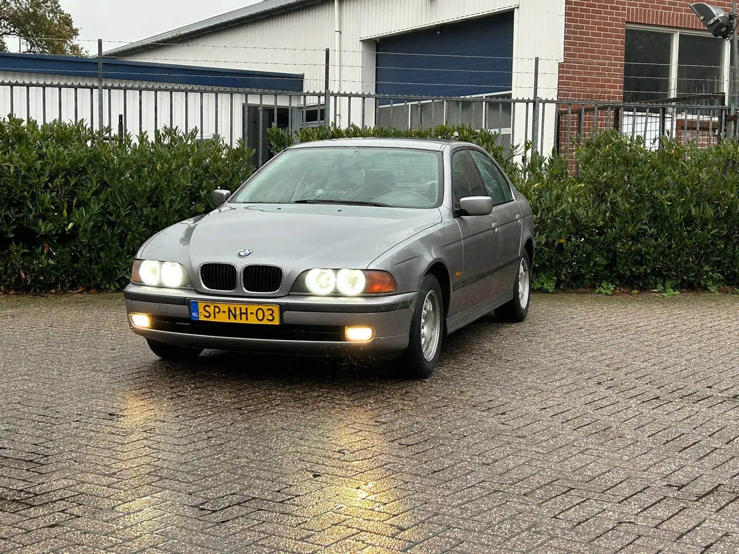 BMW 520 i Executive Szürke - 2
