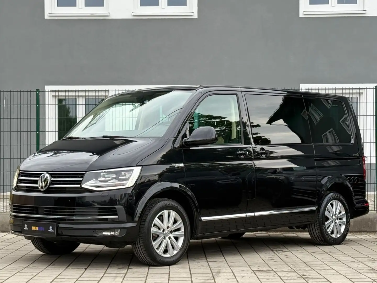 Volkswagen T6 Transporter Bus Multivan Highline/ACC/AHK/KAM Schwarz - 1