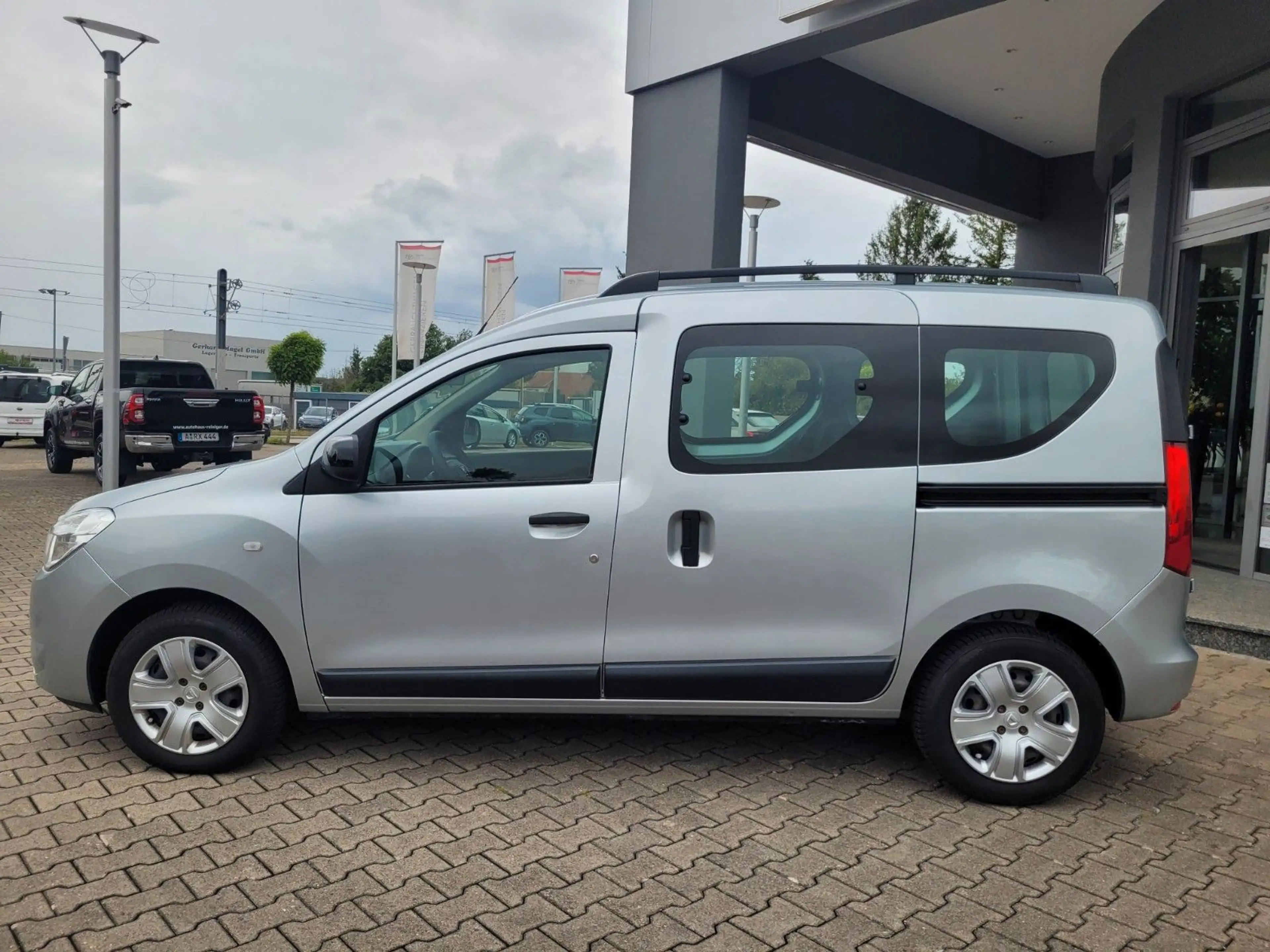 Dacia Dokker Comfort Turbo*1.Hand,PDC hinten,Navi* — photo 6