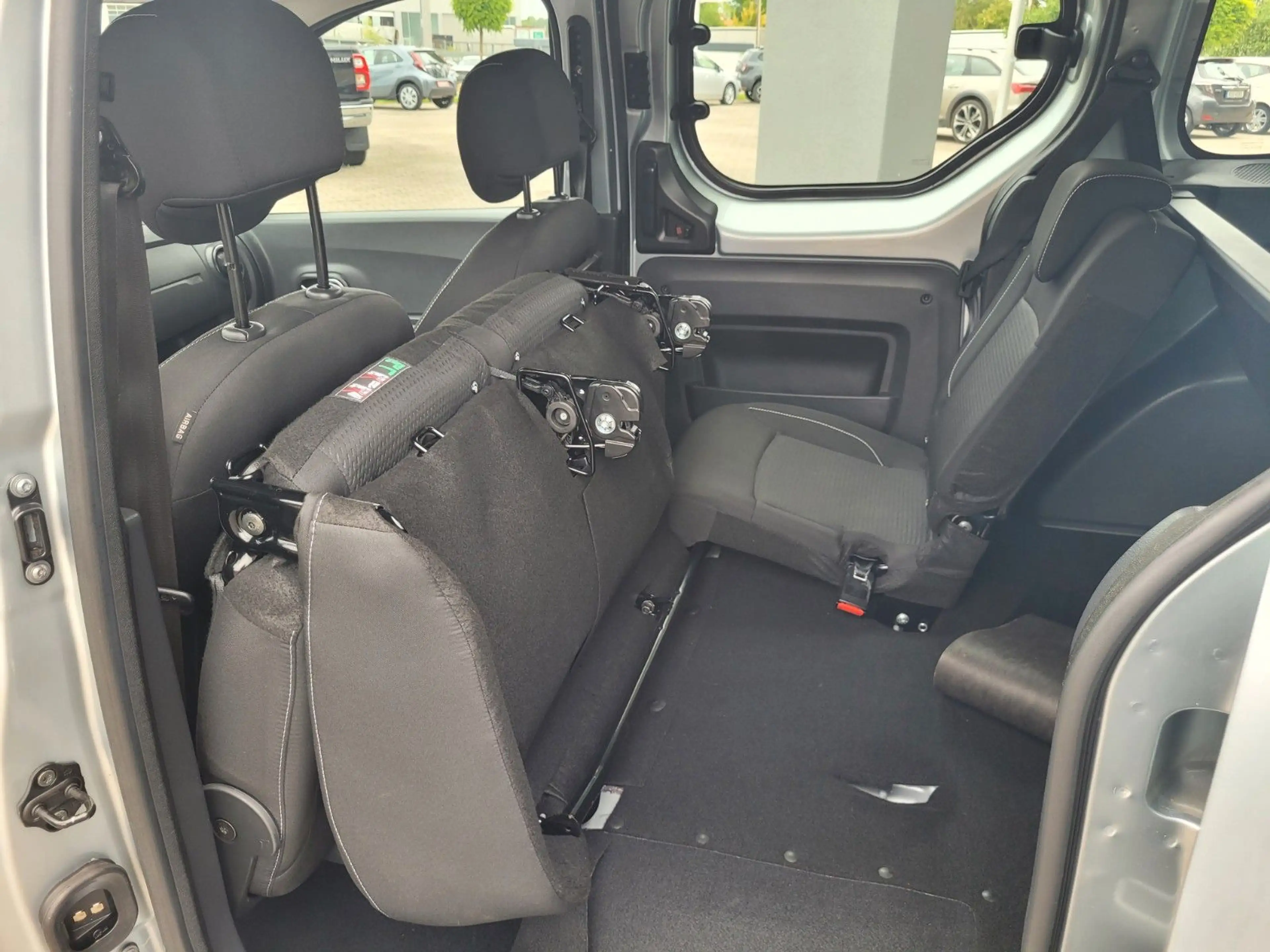 Dacia Dokker Comfort Turbo*1.Hand,PDC hinten,Navi* — photo 15