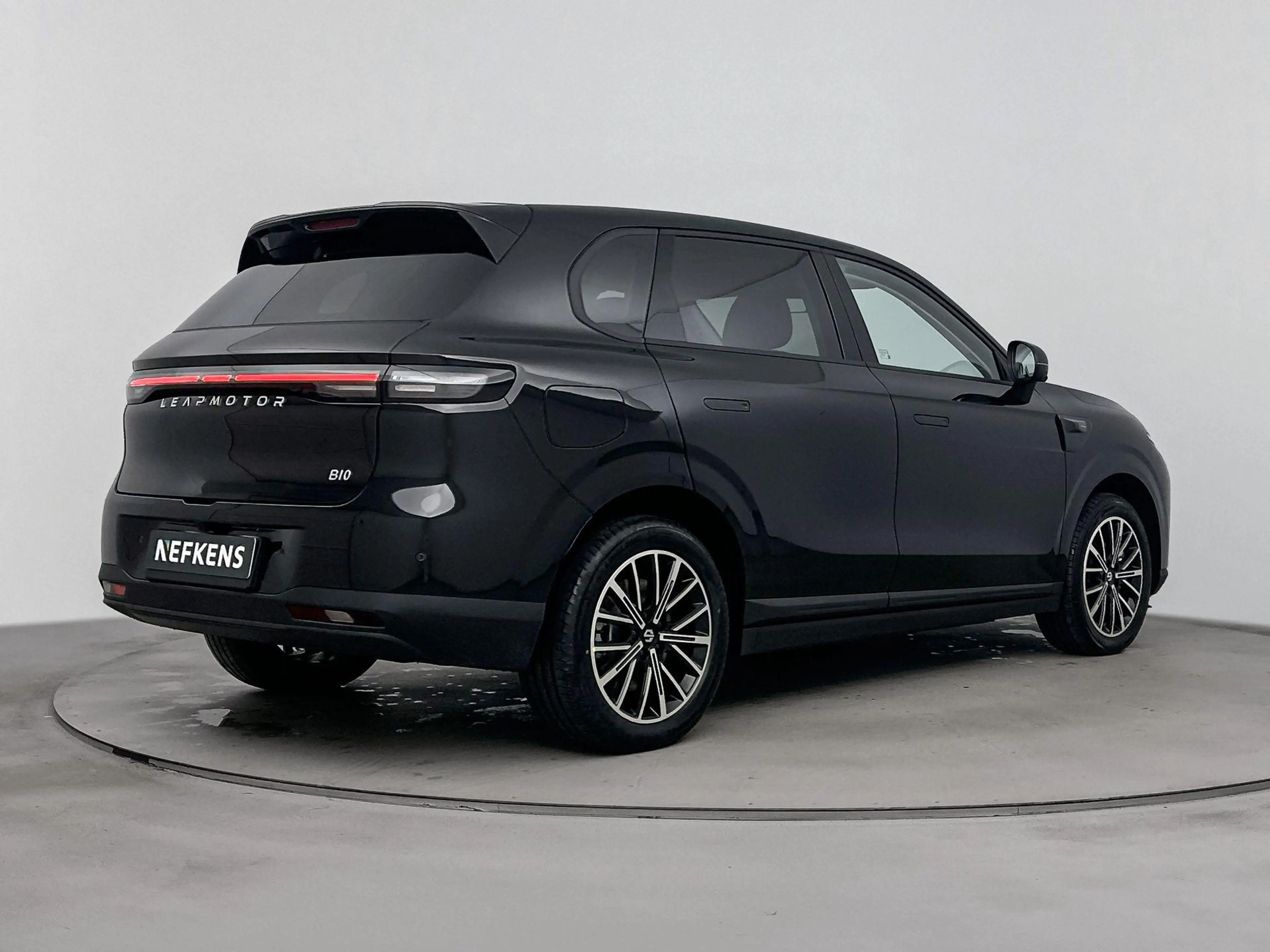Leapmotor B10 Design Hybrid EV 18.8 kWh Panoramadak | Stoel/Stuu — photo 7