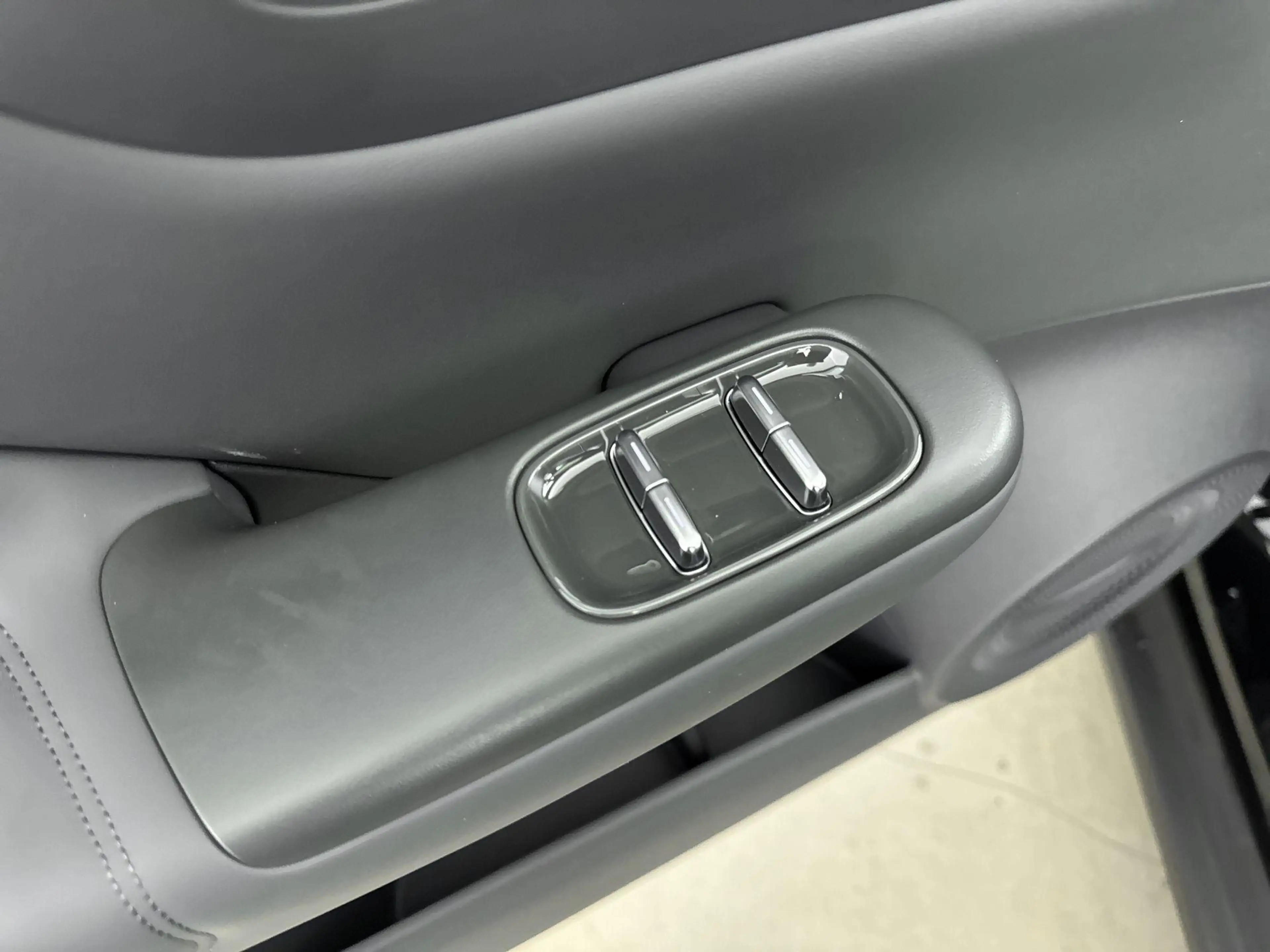 Leapmotor B10 Design Hybrid EV 18.8 kWh Panoramadak | Stoel/Stuu — photo 15