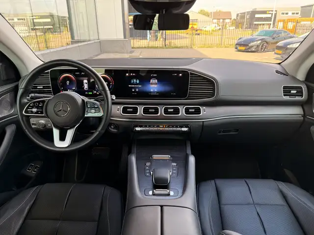 Mercedes-Benz GLE view 28