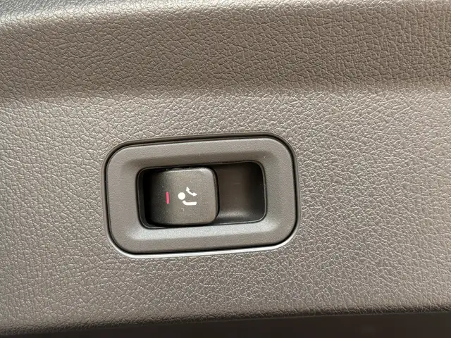 Mercedes-Benz GLE view 13