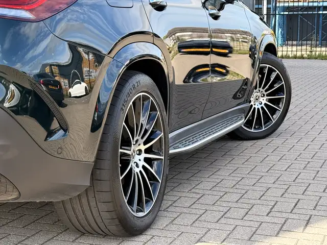 Mercedes-Benz GLE view 25