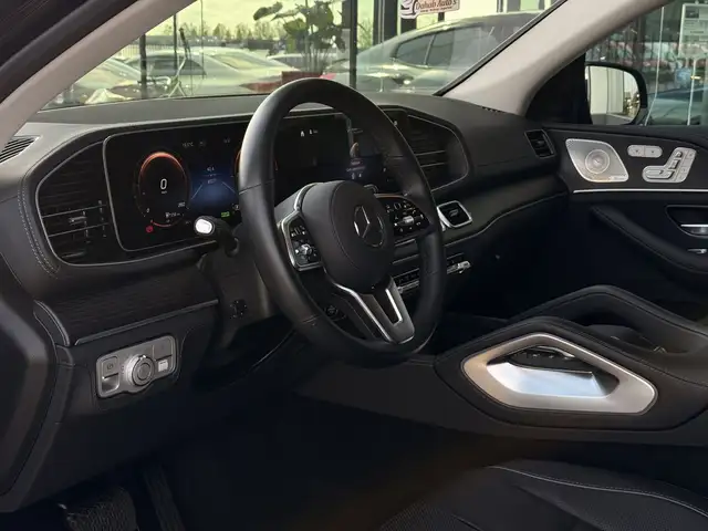 Mercedes-Benz GLE view 2
