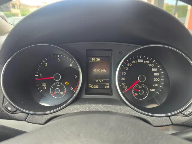 Volkswagen Golf view 5