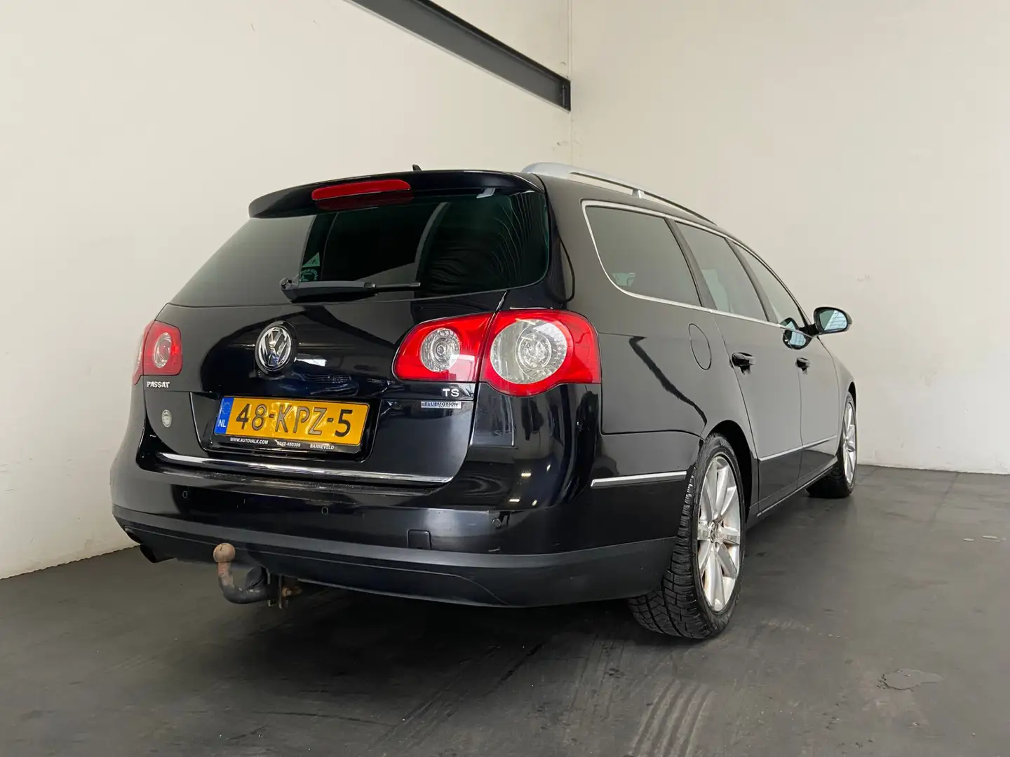 Volkswagen Passat Variant 1.4 TSI Highline BlueMotion Black - 2