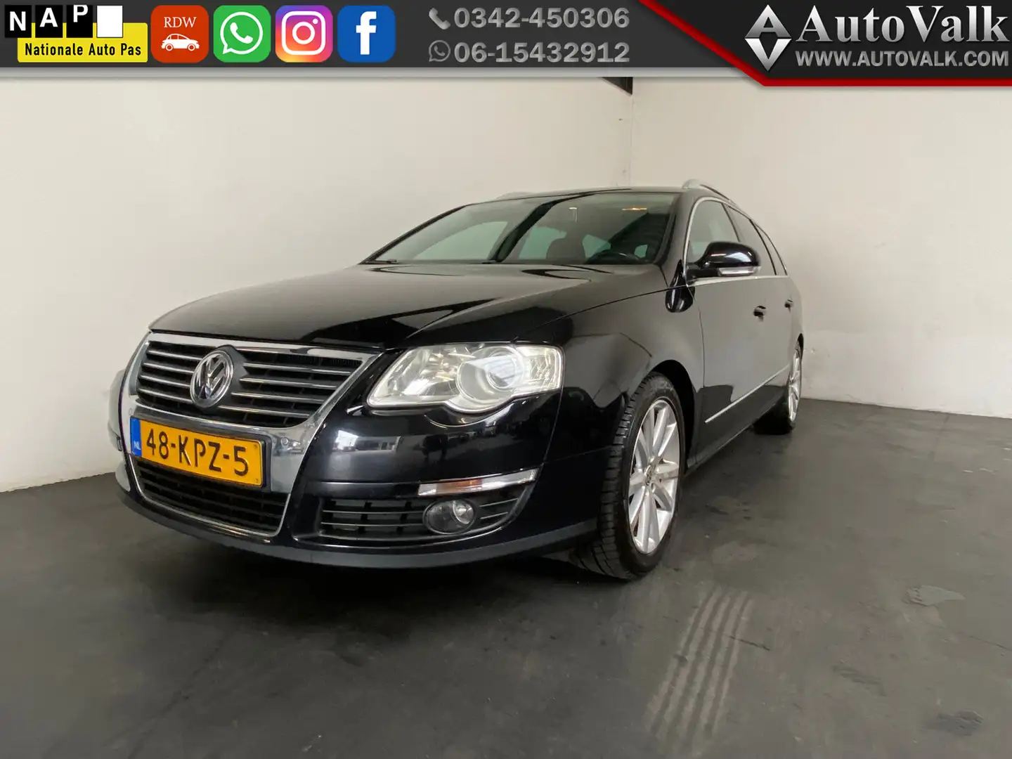 Volkswagen Passat Variant 1.4 TSI Highline BlueMotion Black - 1