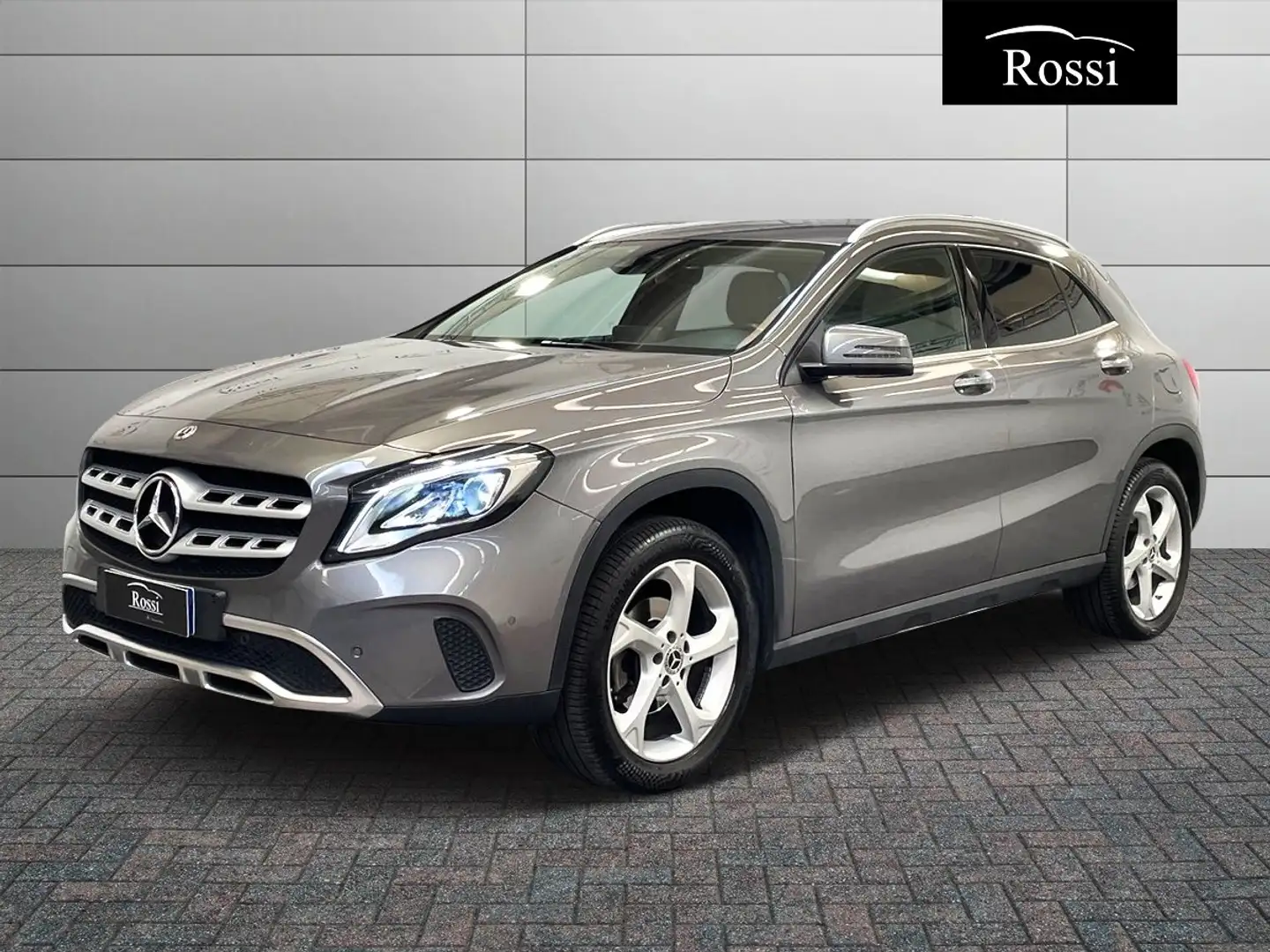 Mercedes-Benz GLA 200 d Sport 4matic auto Grigio - 1