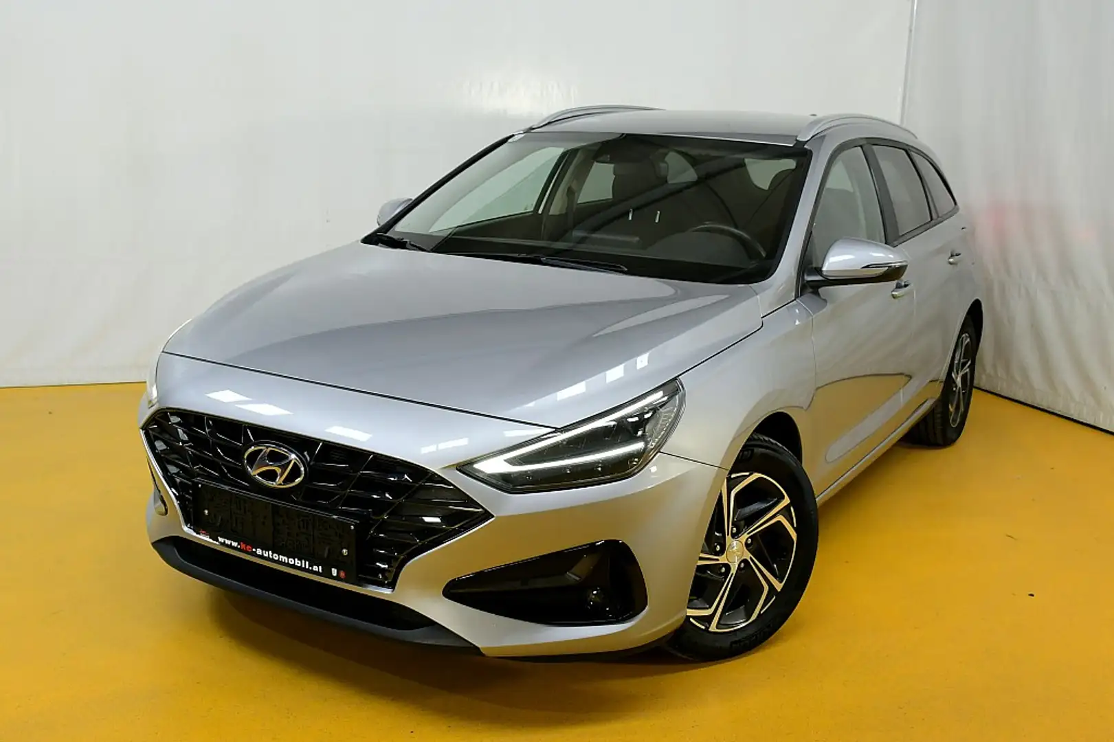 Hyundai i30 CW 1,0 T-GDI Trend Line Silber - 1
