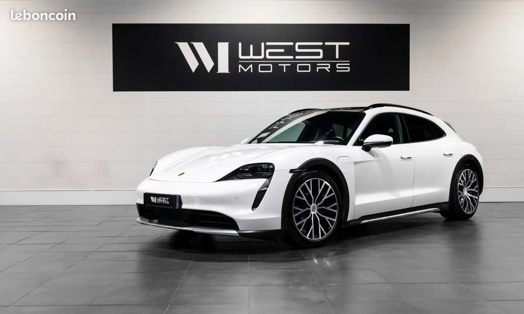 Porsche Taycan 4 Cross Turismo 476 Jantes Turbo S Toit panoramique Phares PDLS%2B BOSE Accès confort 936EMOIS Blanc - 1