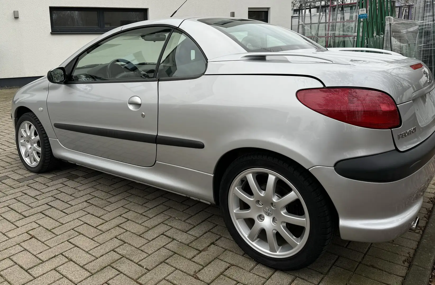 Peugeot 206 CC Platinum Grau - 2