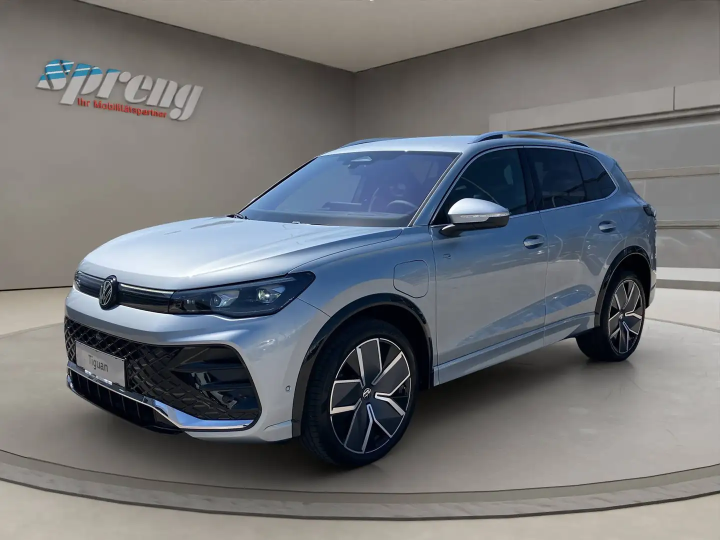 Volkswagen Tiguan R LINE DSG Plugin Hybrid nur € 44.999,-* Monatlich €  368,- Silber - 1