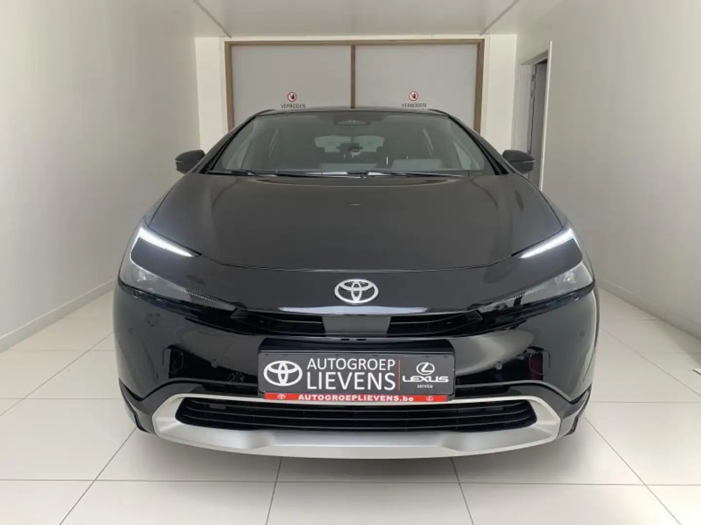 Toyota Prius PREMIUM PLUS crna - 1