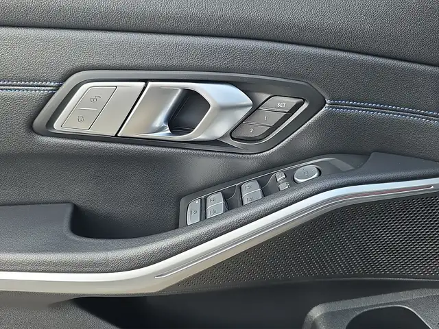 BMW 340 M340i xDrive *LASER/HEAD-UP/SCHIEBEDACH* Ansicht 18