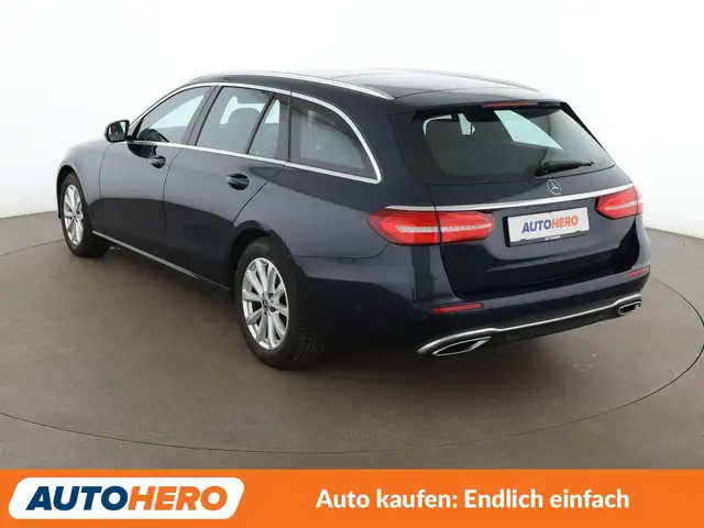 Mercedes-Benz E-Class view 4