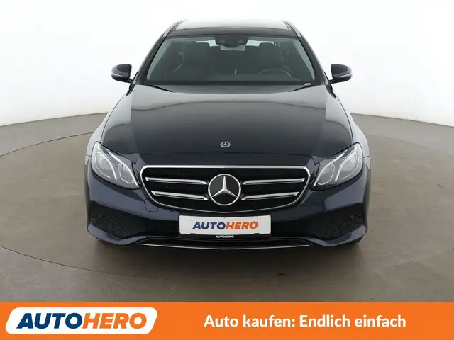Mercedes-Benz E-Class view 9