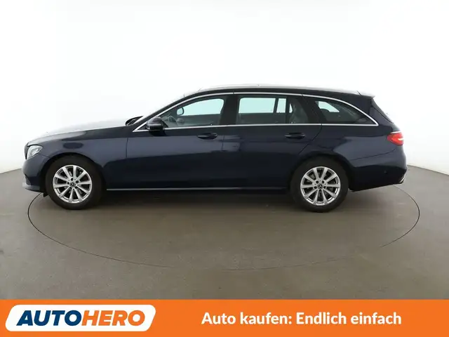Mercedes-Benz E-Class view 3