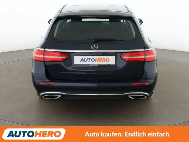Mercedes-Benz E-Class view 5