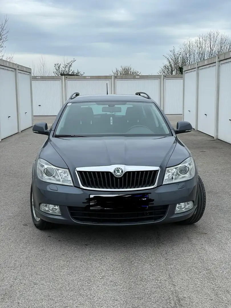 Skoda Octavia Combi 1,6 Ambition TDI CR DSG DPF Grau - 1