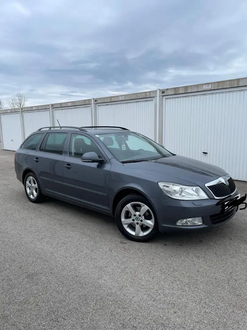 Skoda Octavia Combi 1,6 Ambition TDI CR DSG DPF Grau - 2