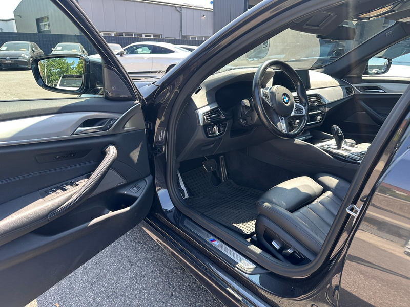 BMW 540 d Touring xDr M-Sport LED PANO HuD 360° STHZG — photo 9