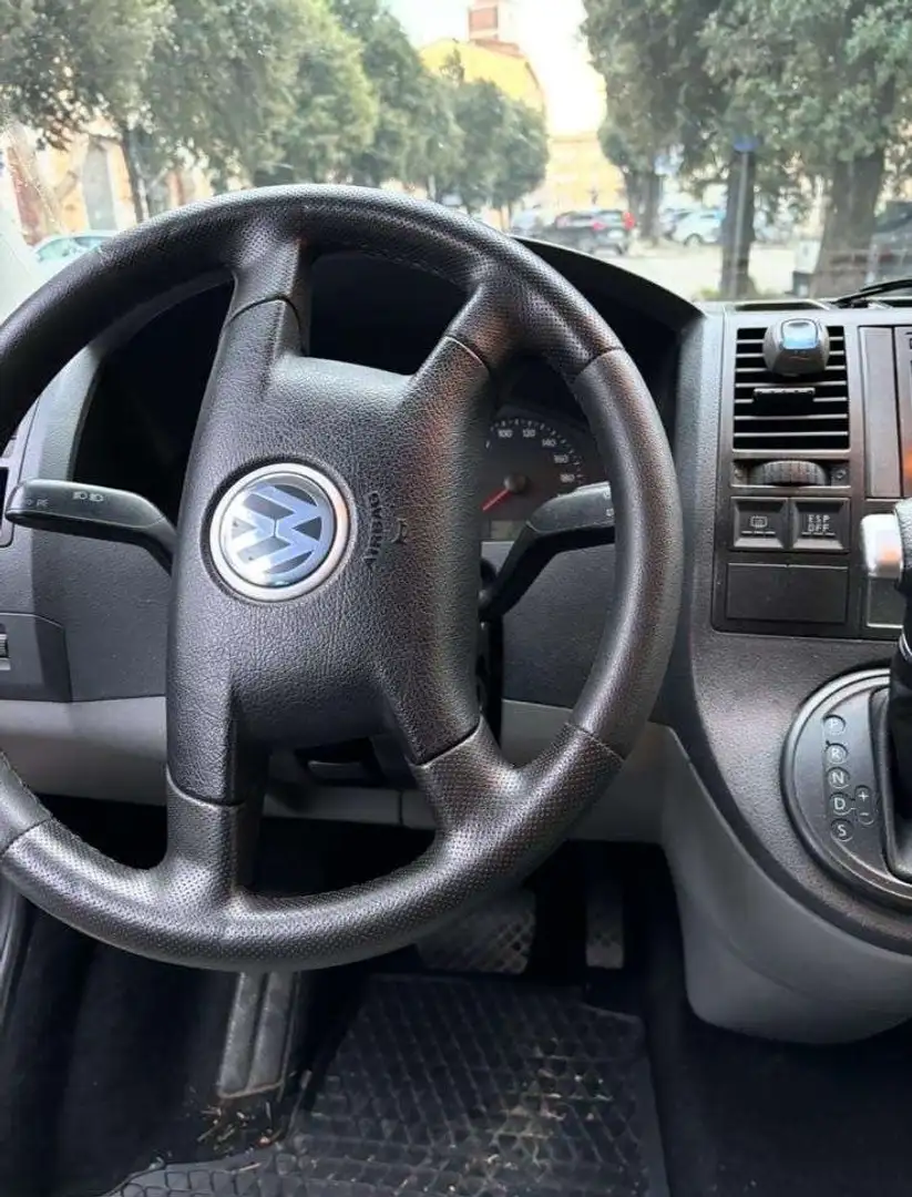 Volkswagen T5 Caravelle - 2
