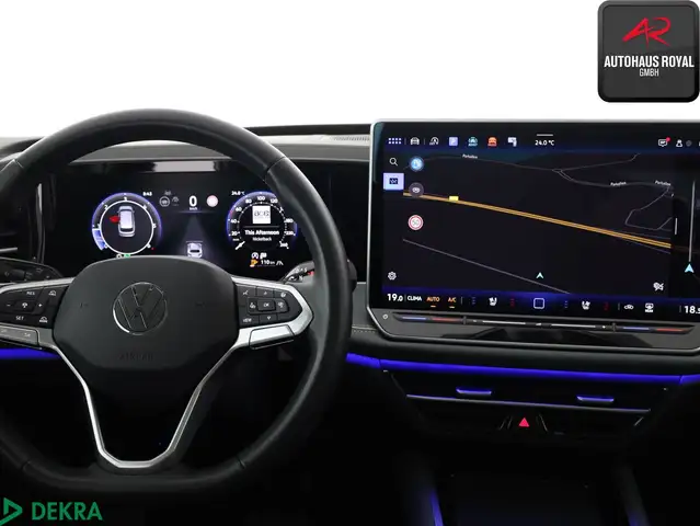 Volkswagen Passat view 10