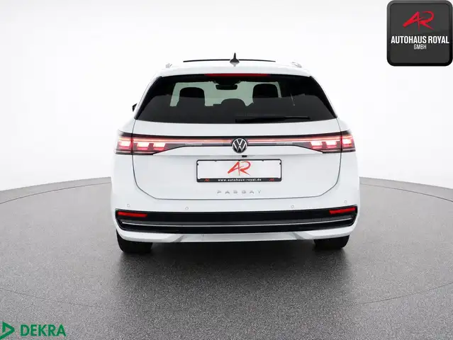 Volkswagen Passat view 4
