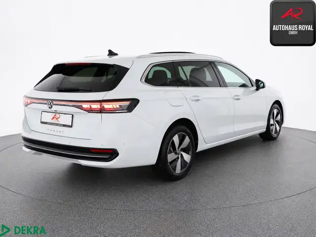 Volkswagen Passat view 5