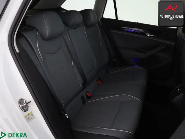 Volkswagen Passat view 13