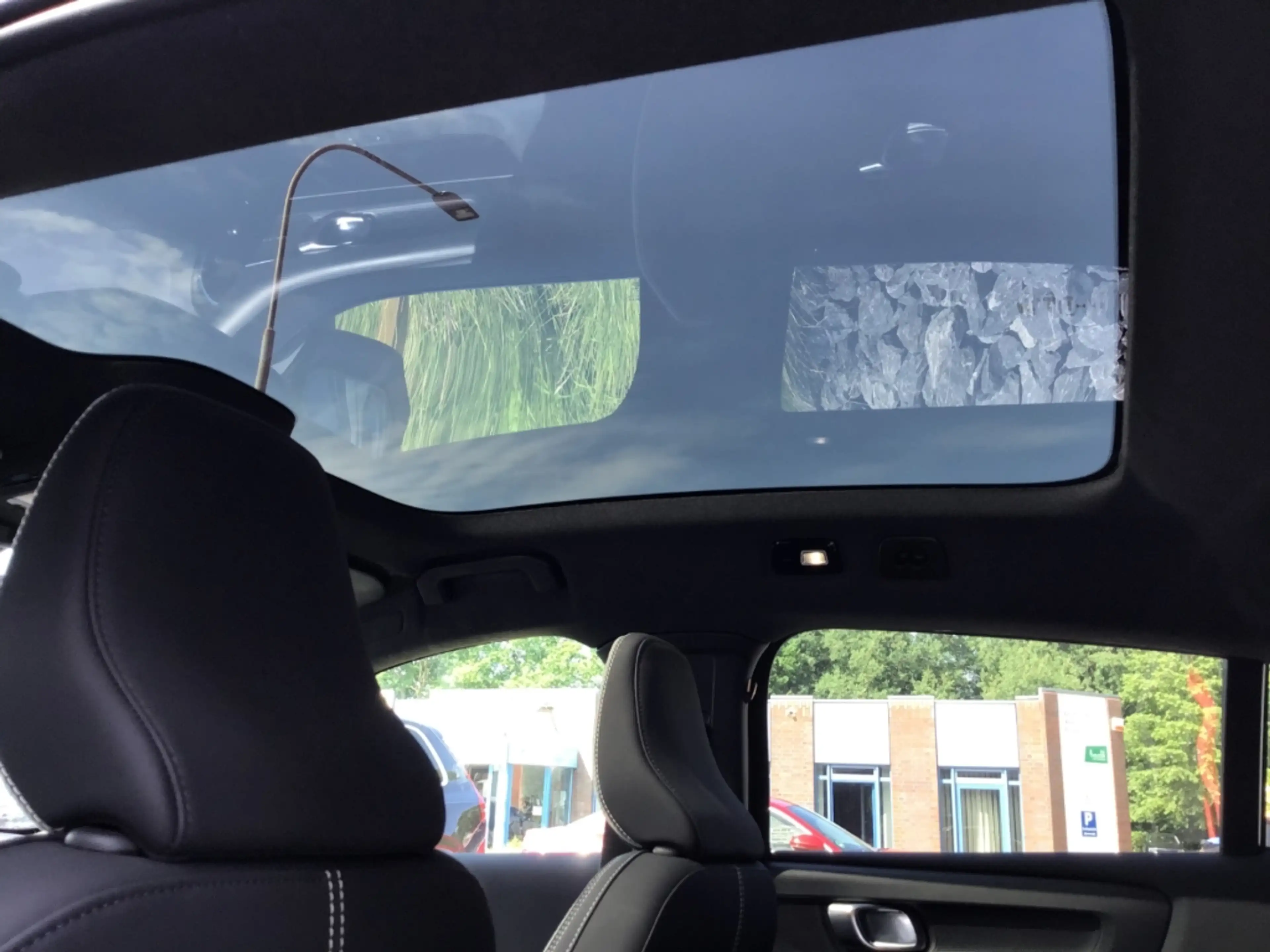 Volvo C40 Ultimate Recharge Twin Motor AWD Stdhzg. Cam — photo 6