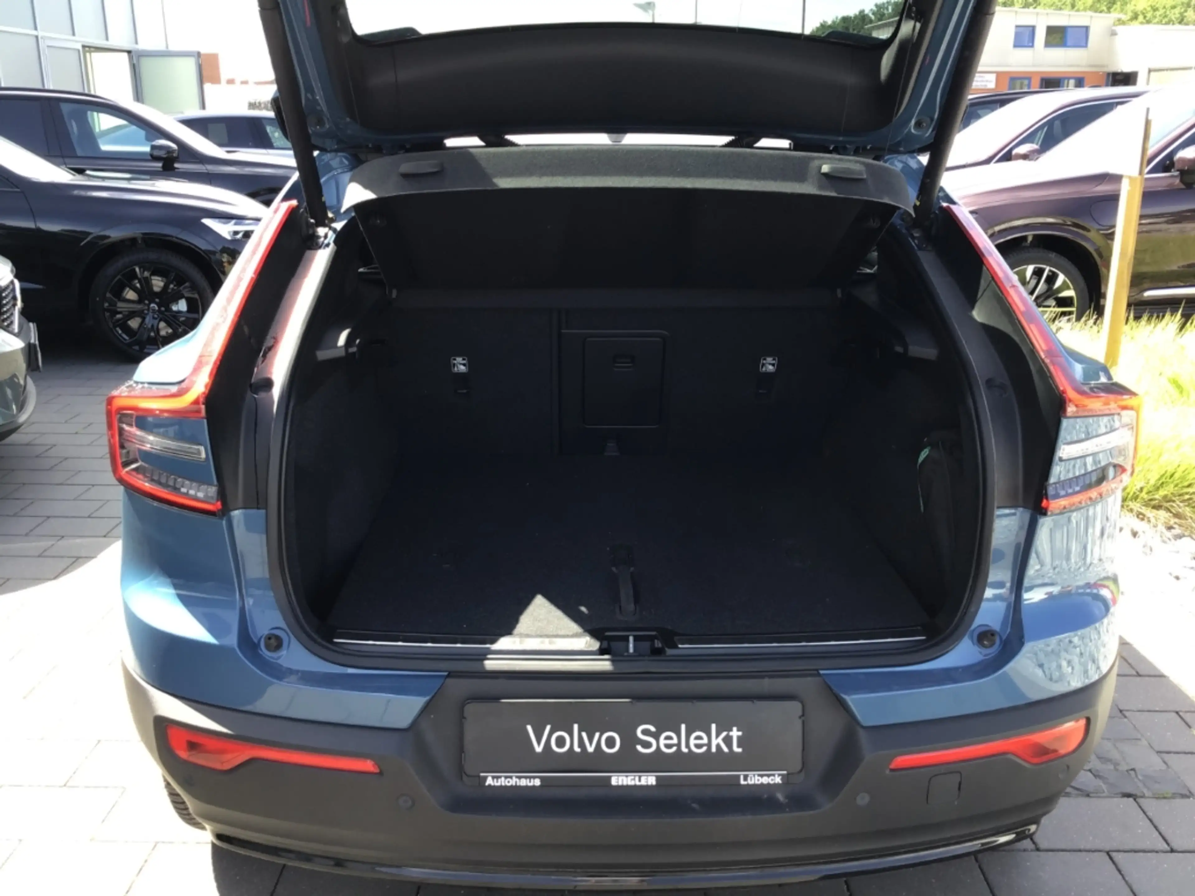 Volvo C40 Ultimate Recharge Twin Motor AWD Stdhzg. Cam — photo 10