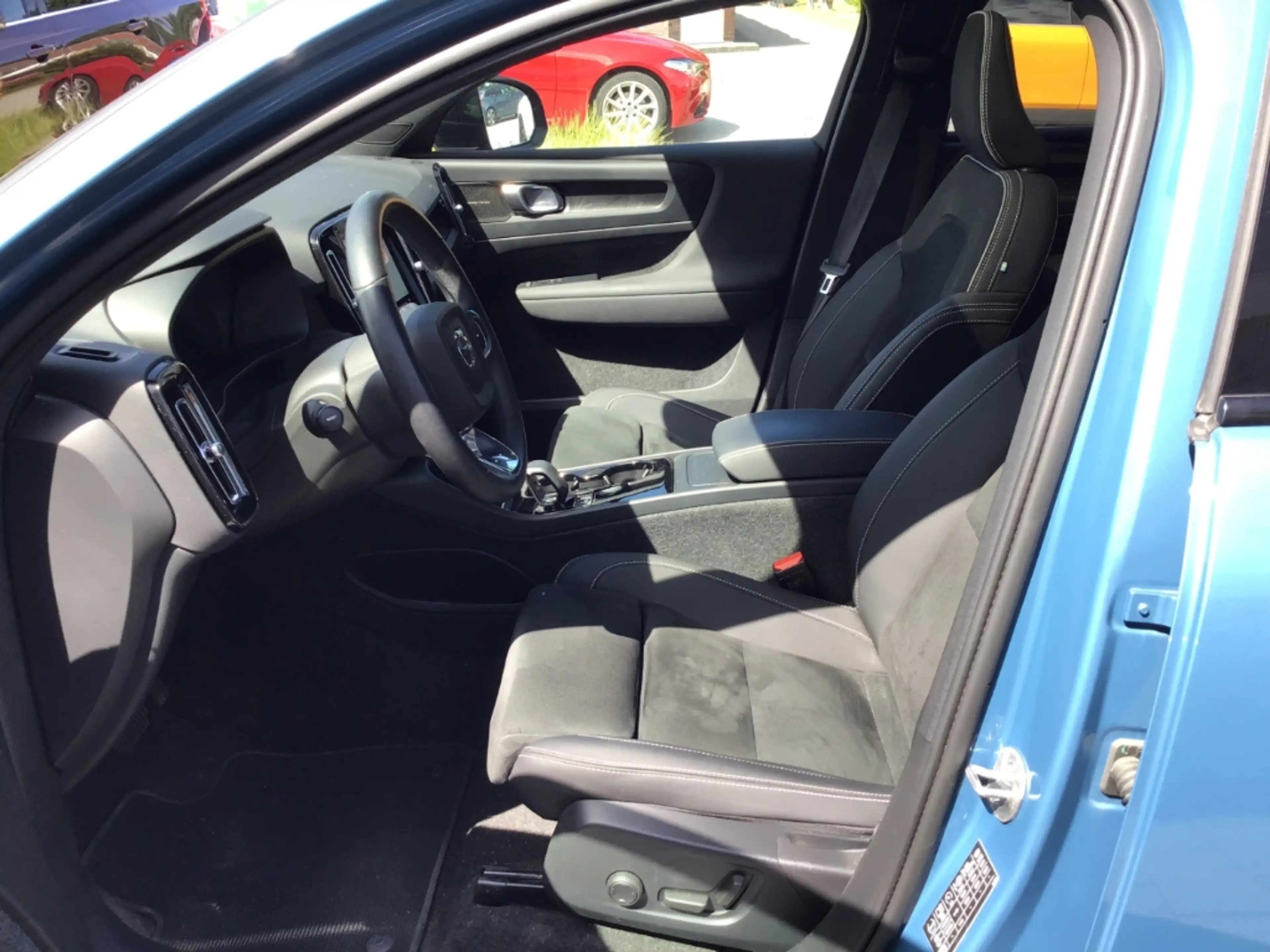 Volvo C40 Ultimate Recharge Twin Motor AWD Stdhzg. Cam — photo 14