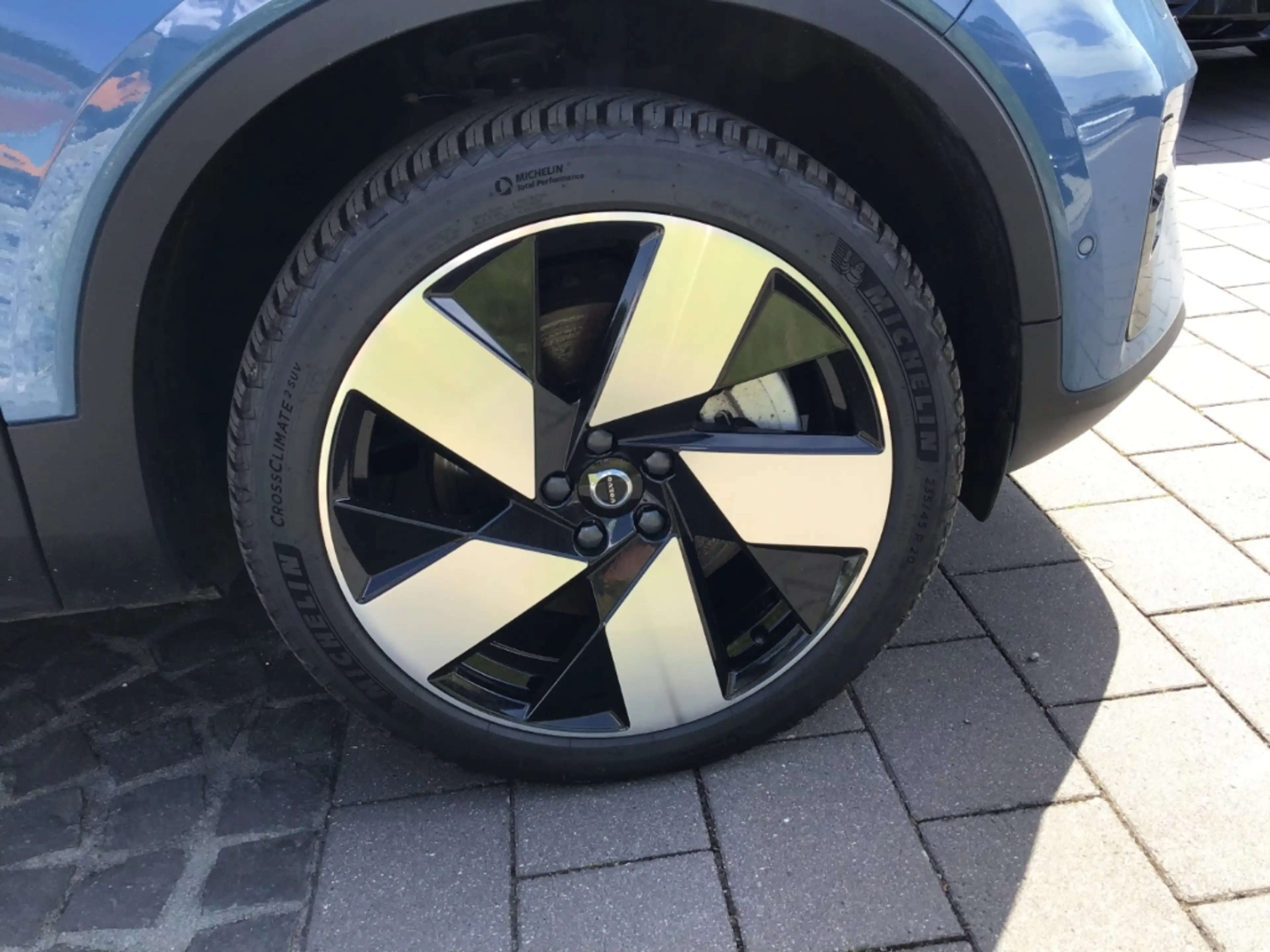 Volvo C40 Ultimate Recharge Twin Motor AWD Stdhzg. Cam — photo 12