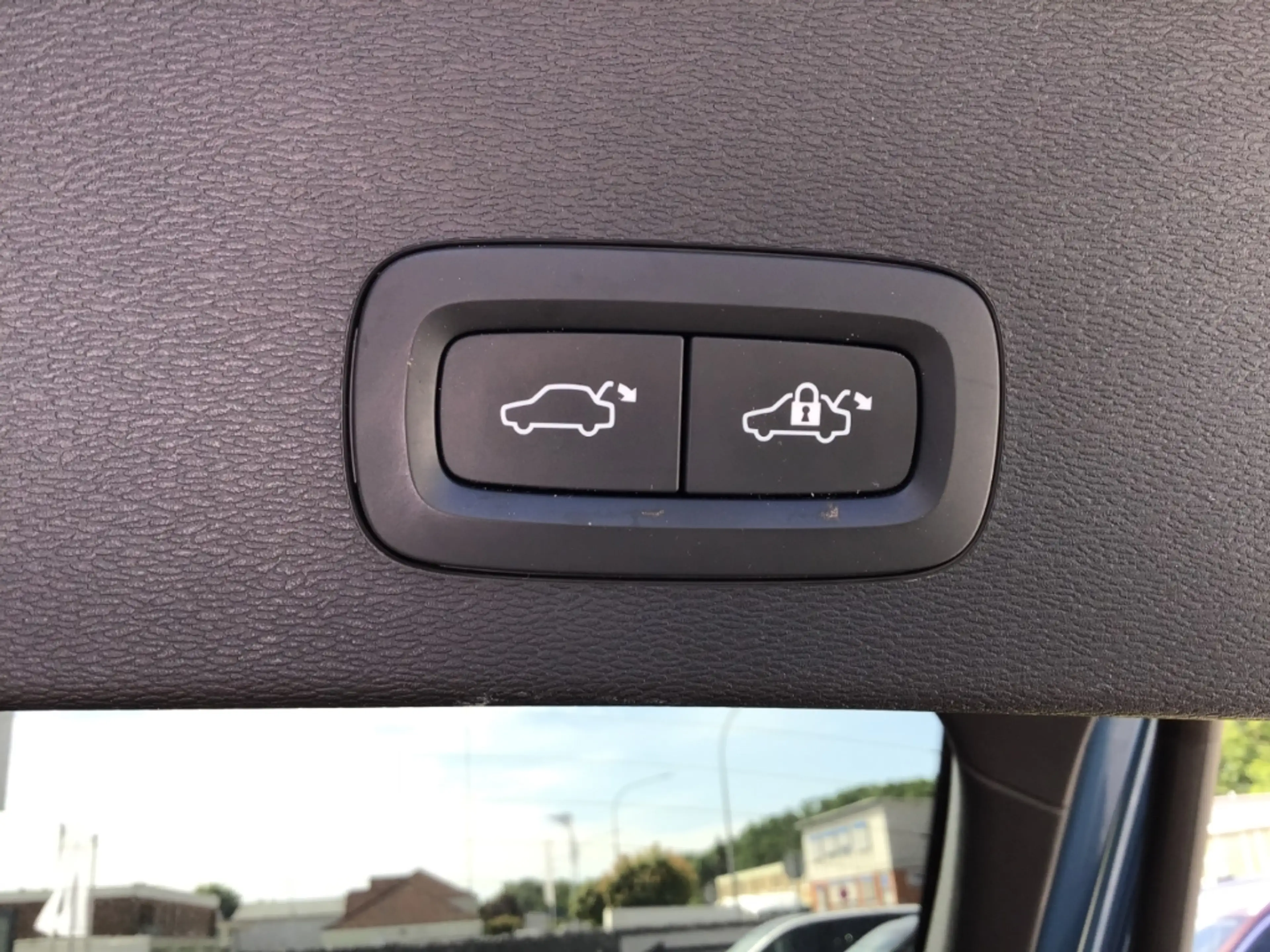 Volvo C40 Ultimate Recharge Twin Motor AWD Stdhzg. Cam — photo 11